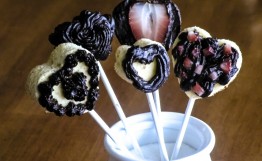Paleo Valentine's Day Cake Pops