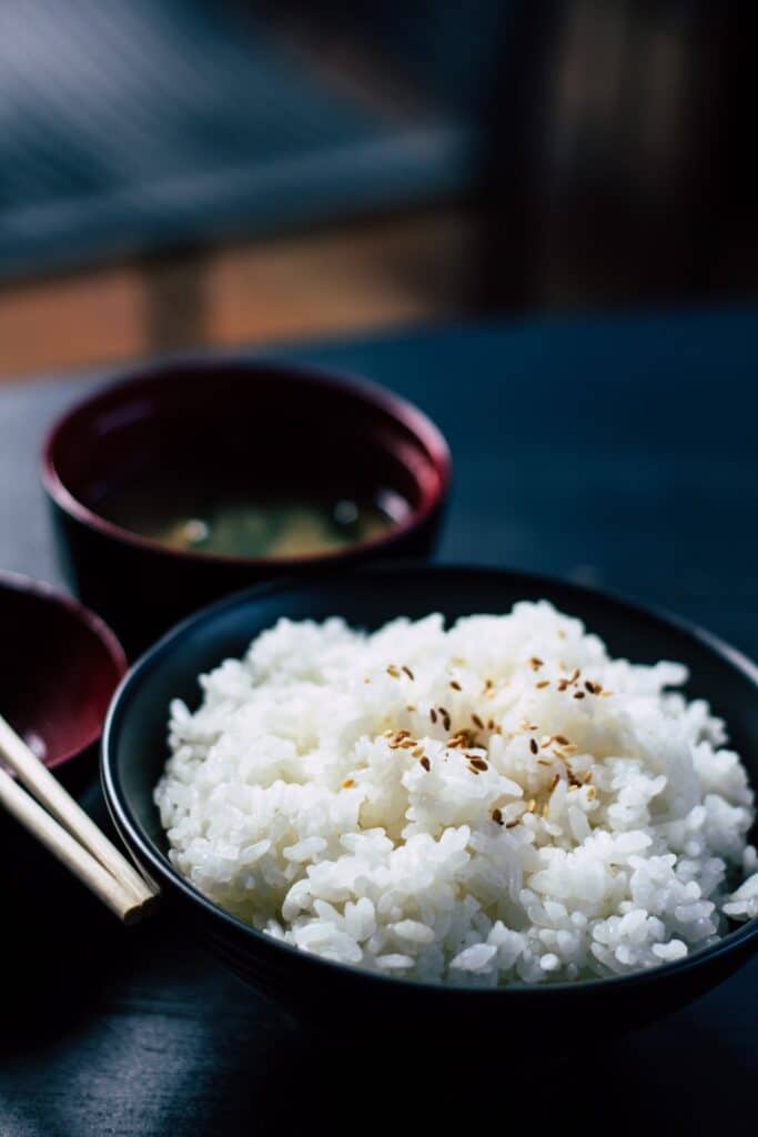A bowl of sushi rice.