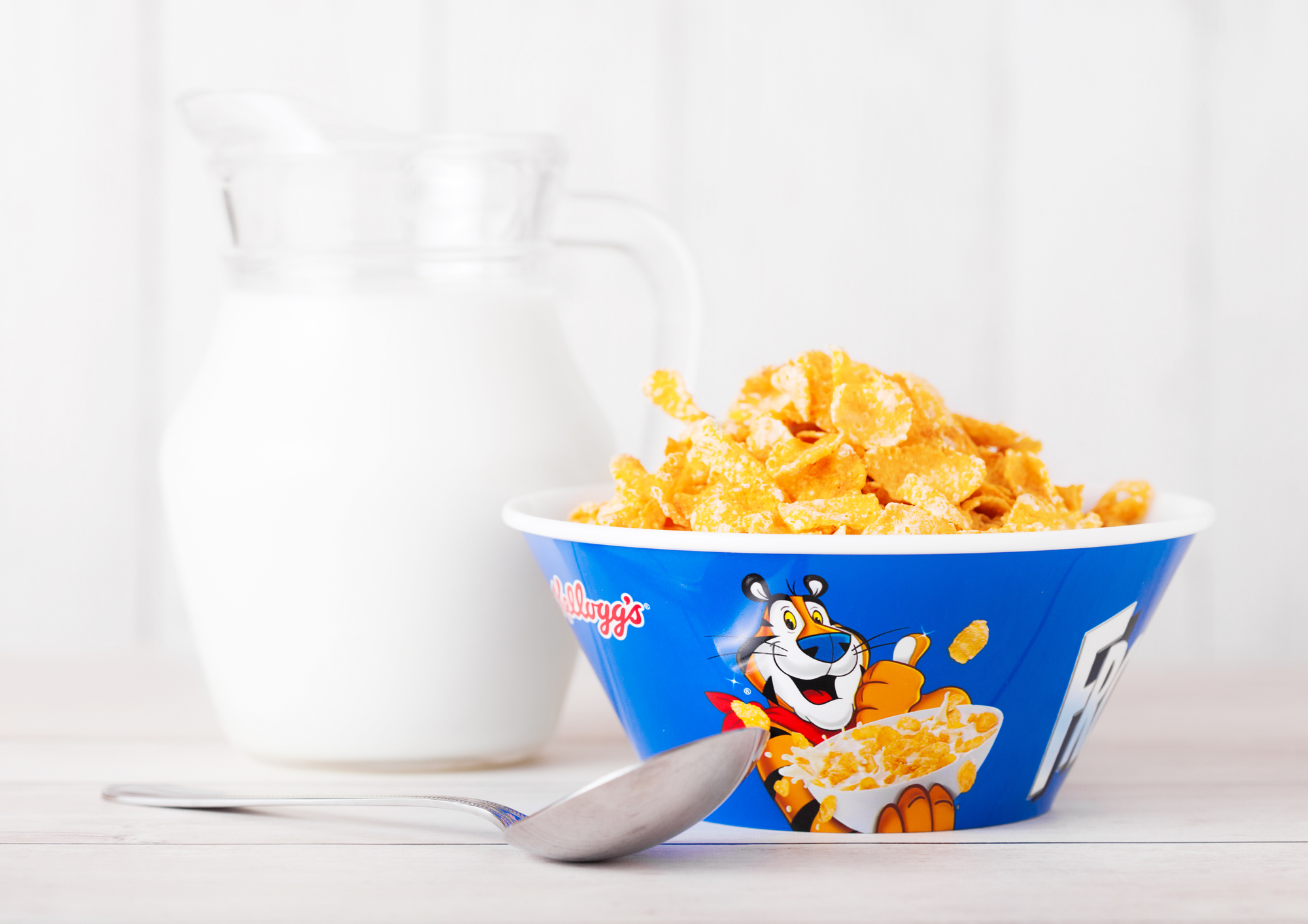 https://ditchthewheat.com/wp-content/uploads/2023/07/Are-Frosted-Flakes-Gluten-Free-3.jpg