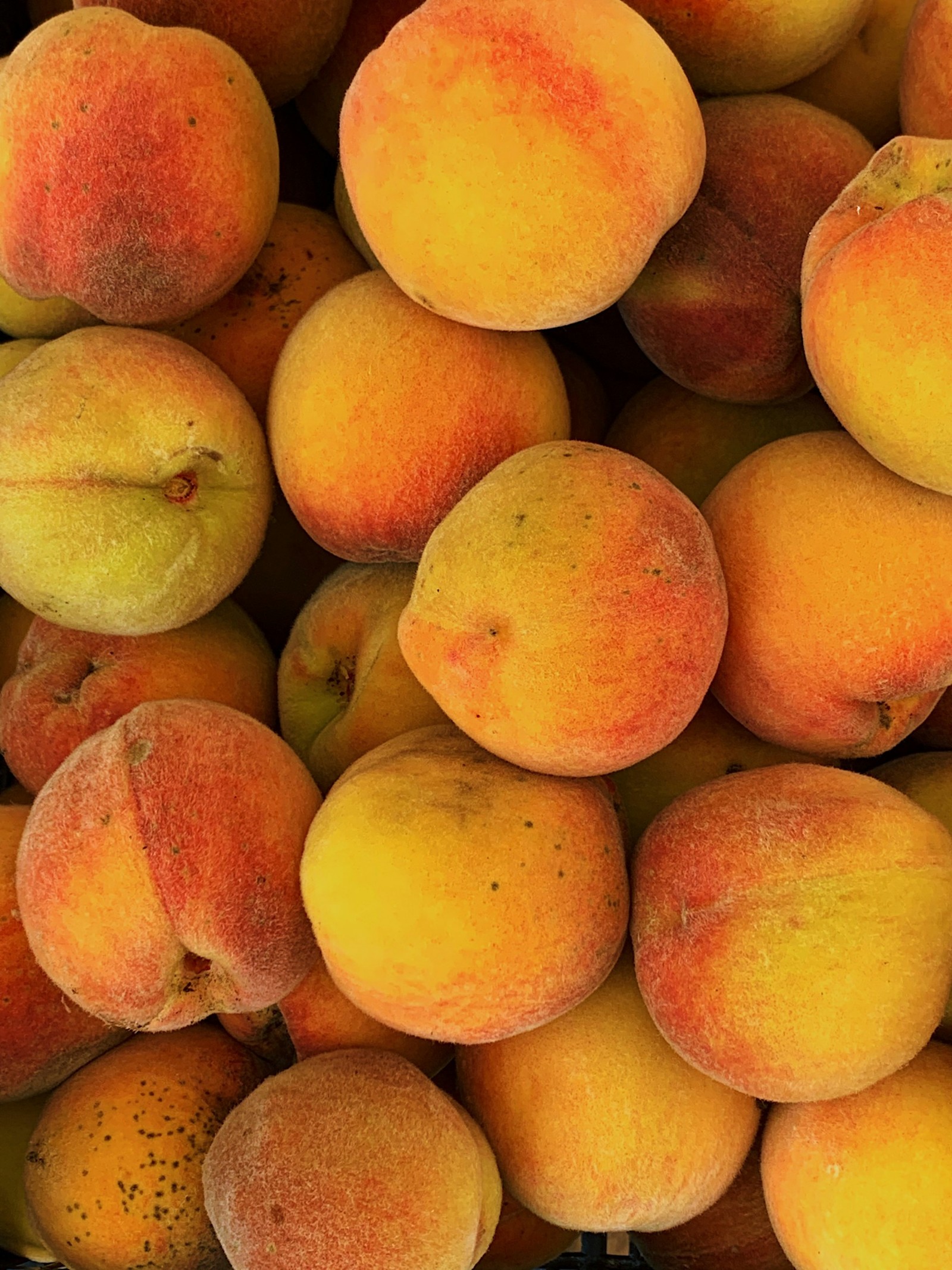 A closeup of peaches.